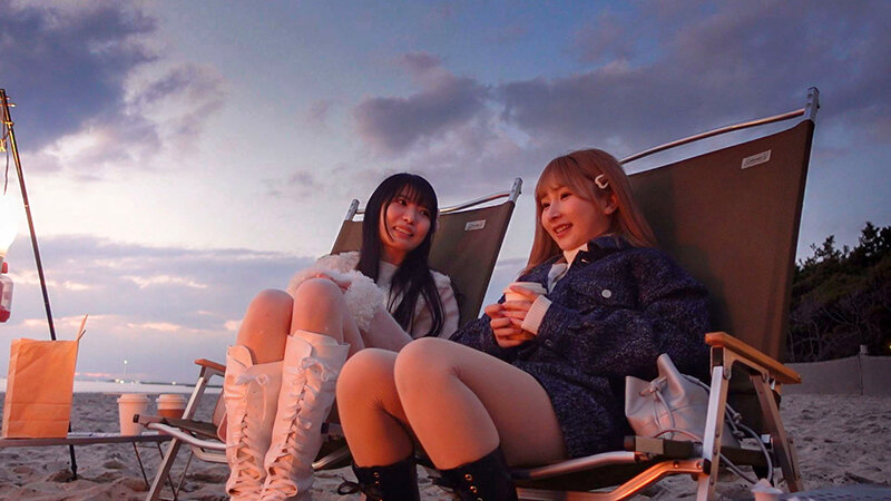 ちっぱい女子旅 プライベートでも仲良しだけど2人きりでデートして、お風呂に入って、たくさんキスしたら…好きが溢れました。 希咲那奈 由良かな 3枚目