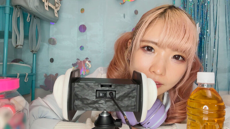 【ASMRレズ】隣の部屋から聞こえる私のグチュグチュおま〇こ音を聞いて発情すればいいじゃん 弥生みづき・希咲那奈 1枚目