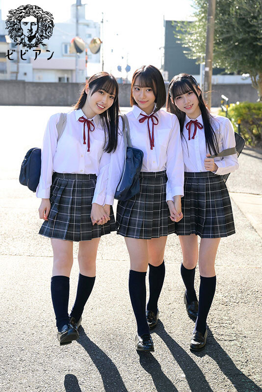 百合妄想していた女子たちの間にまさか私が挟まれるなんて… 推しカップルにW小悪魔挟み撃ちで悶絶レズイキさせられる妄想レズハーレム 赤名いと 天然美月 ゆめ莉りか 1枚目