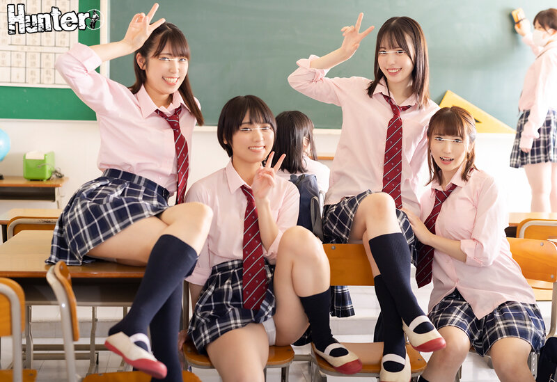 レズ乱交も当たり前!去年まで女子校だった学校に入学したら女子だらけで男はボク1人!ヤリマン四天王にチ○ポの先が渇く暇がないほどヤラれまくり! 1枚目